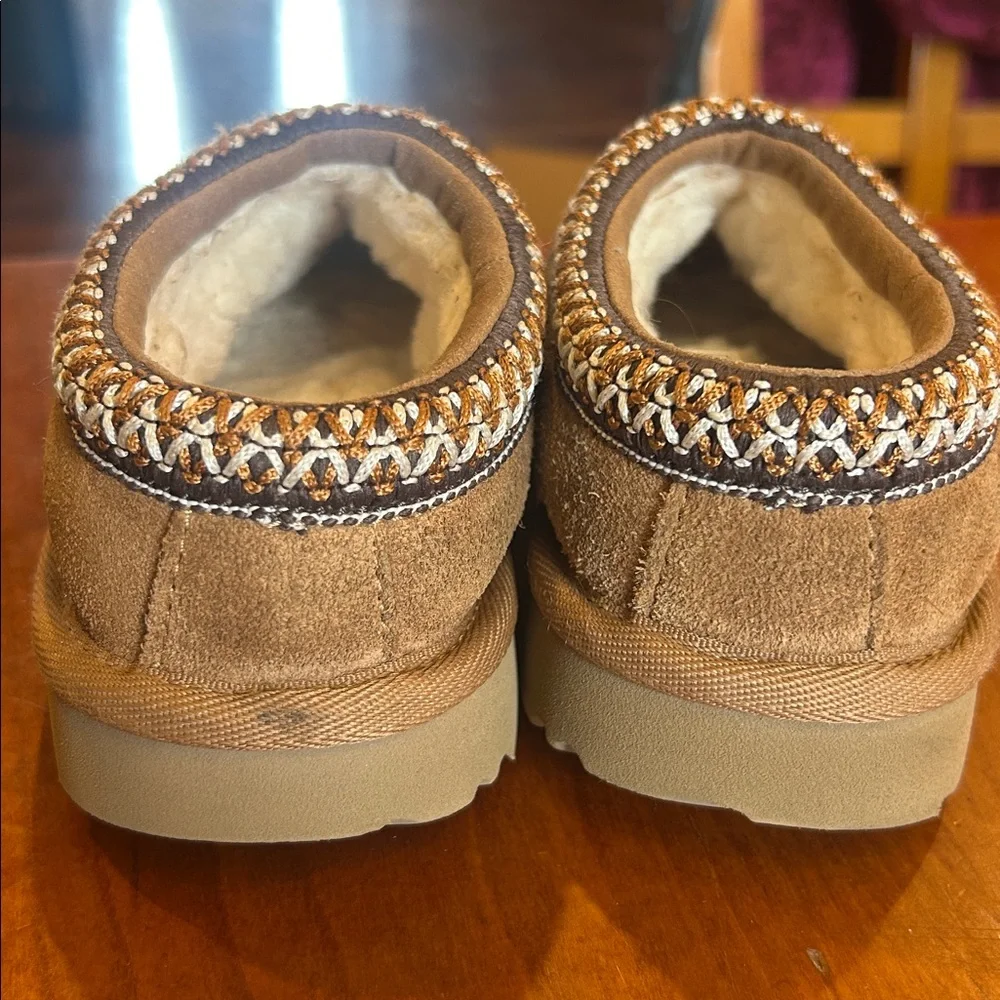UGG kids Brown Tasman ll Slippers size 10 kids